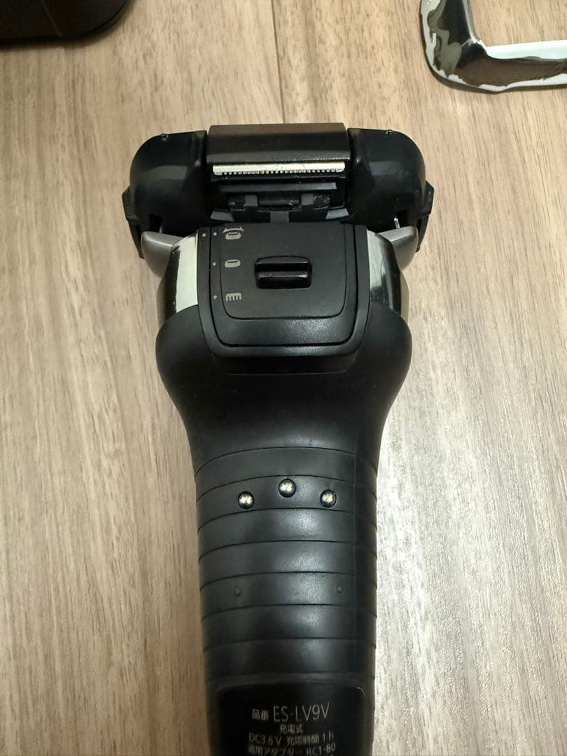 パナソニック　電気シェーバー　ラムダッシュPRO 5枚刃　ES-LV9V-S