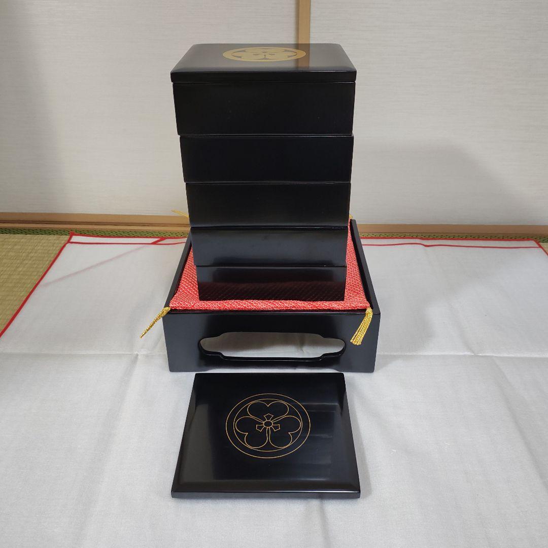 輪島塗　黒重箱 5段重 金家紋付き