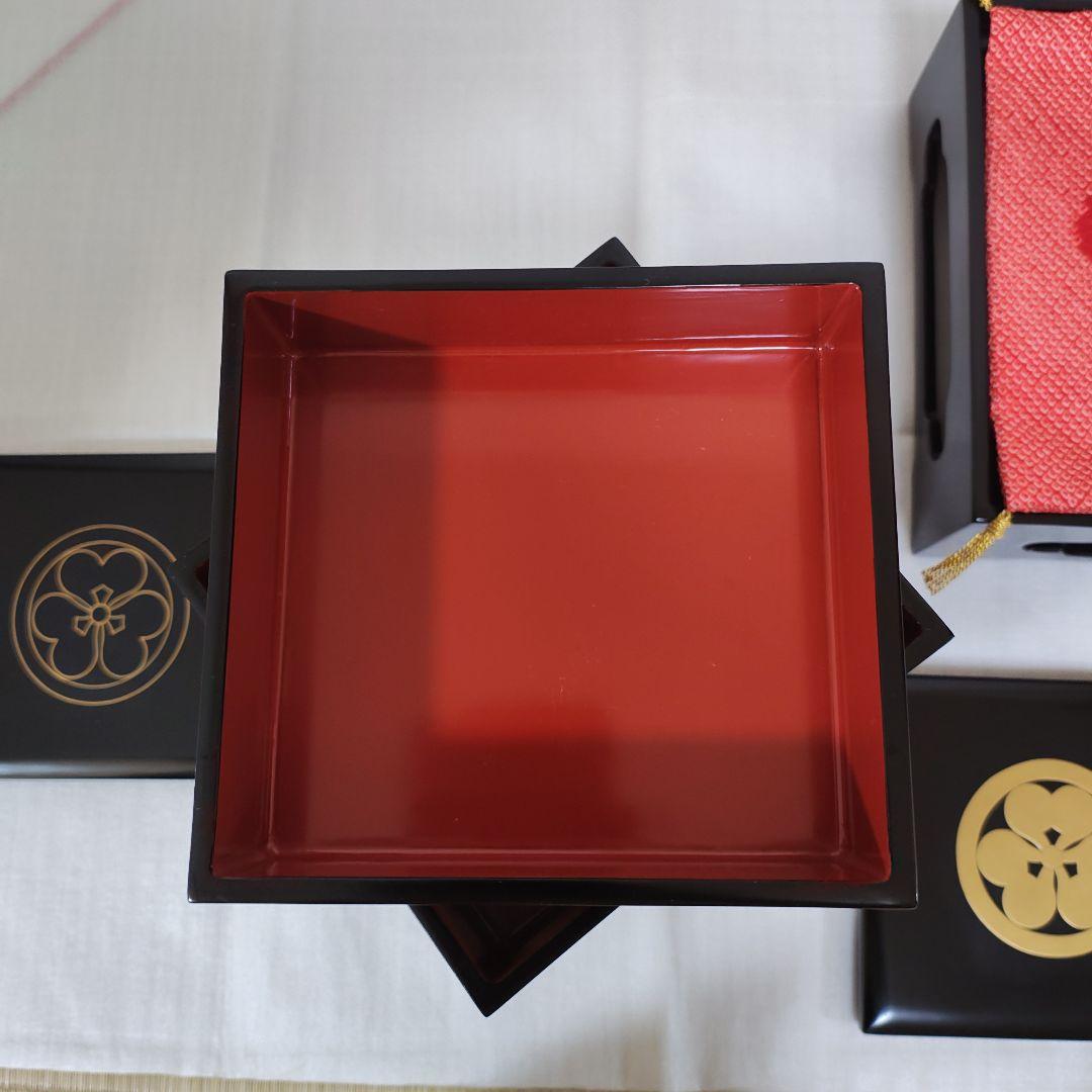輪島塗　黒重箱 5段重 金家紋付き