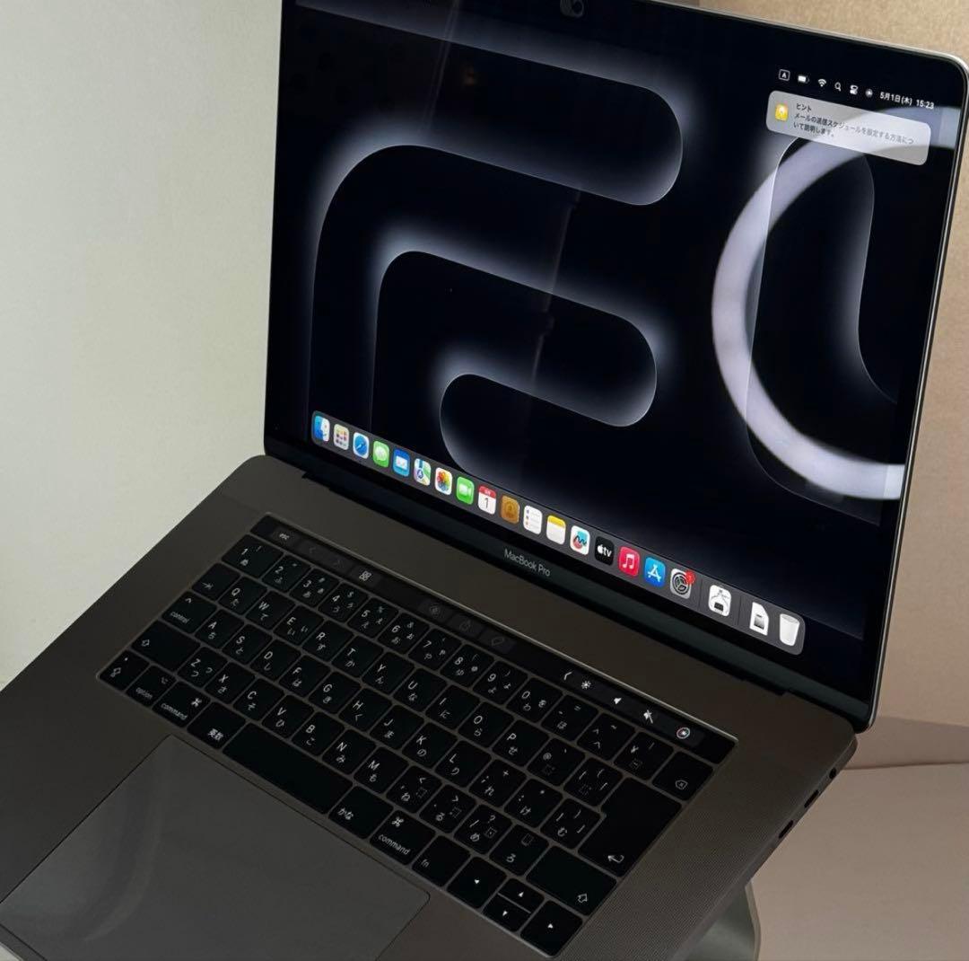 美品☆MacBook Pro 15㌅ A1990 6コアi7/Pro555X搭載