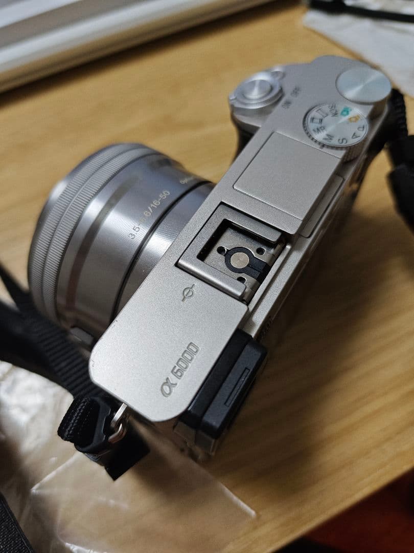 SONY α6000 本体　レンズ付き