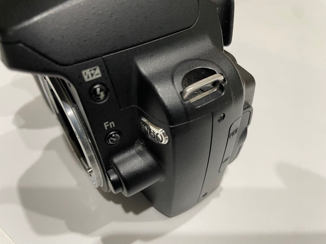 Nikon D60 デジタル一眼レフカメラ 本体