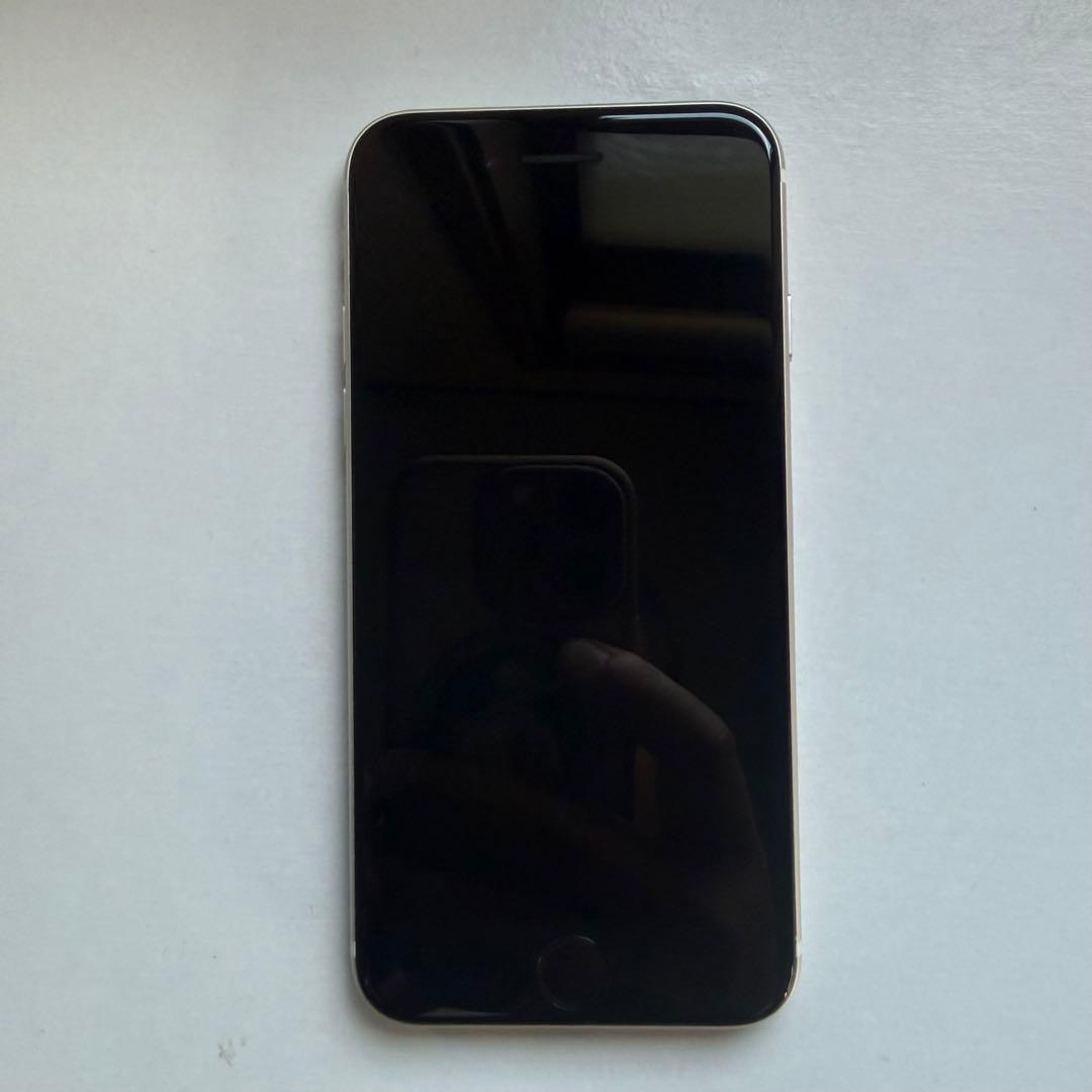 iPhoneSE 第三世代 64GB スターライト 本体のみ