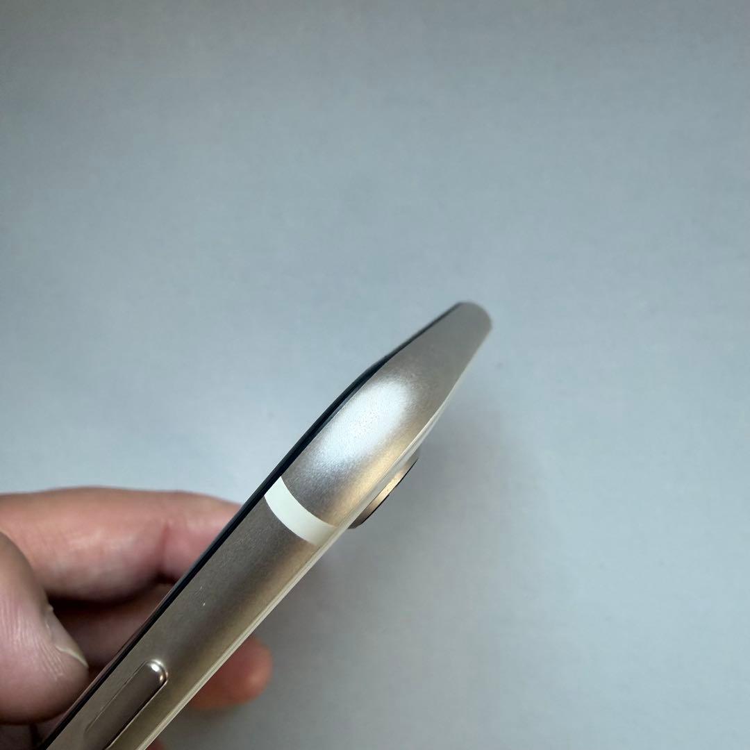 iPhoneSE 第三世代 64GB スターライト 本体のみ