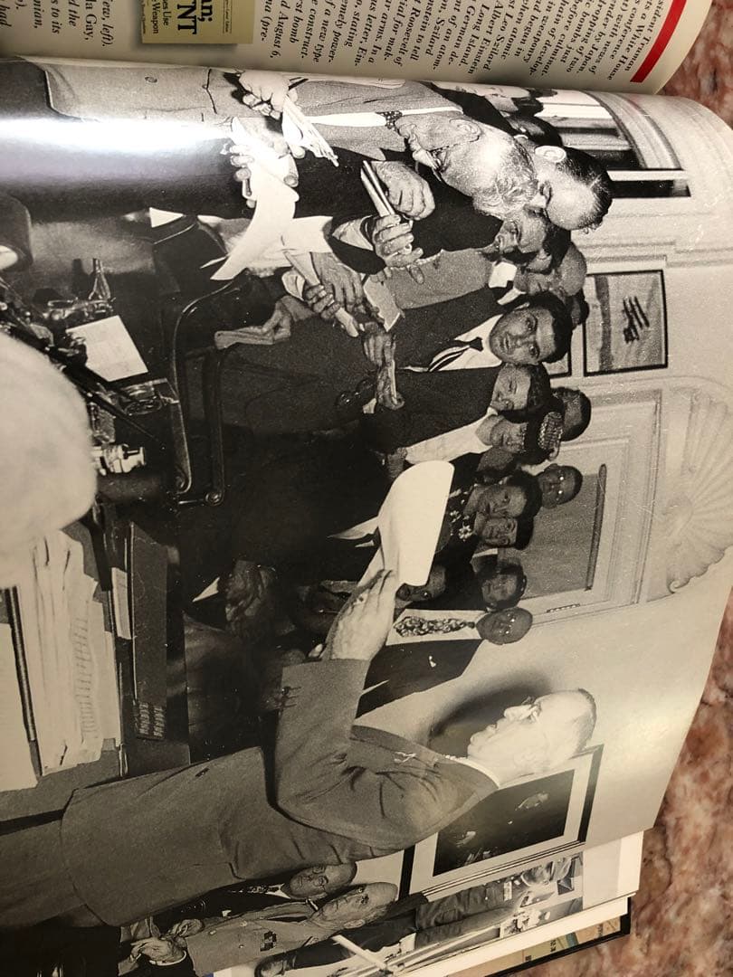 ③アメリカ郵便公社　World War II Remembered 切手アルバム