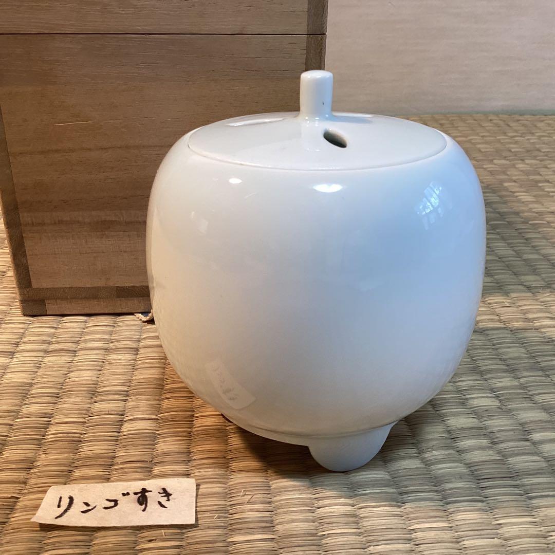 青白磁麦彫文香炉　人間国宝　井上萬二作