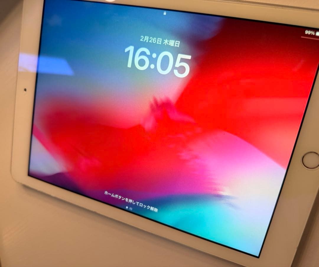 Apple iPad（Wi-Fiモデル／128GB／シルバー）
