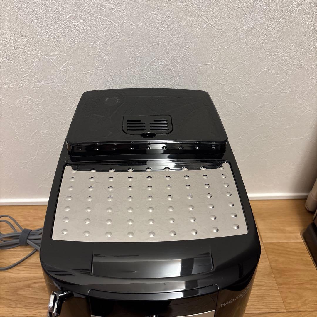 デロンギ　マグニフィカSコンパクト全自動コーヒーマシン