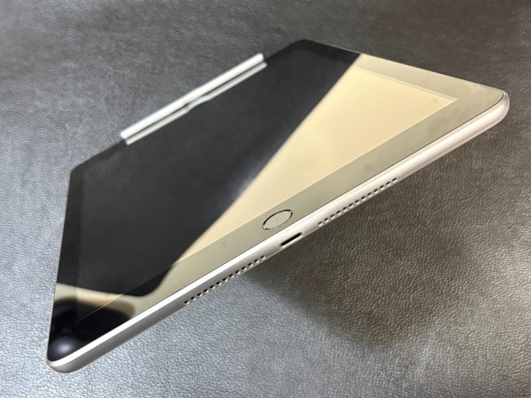 美品 iPad 第5世代 Wi-Fi + Cellular スペースグレィ
