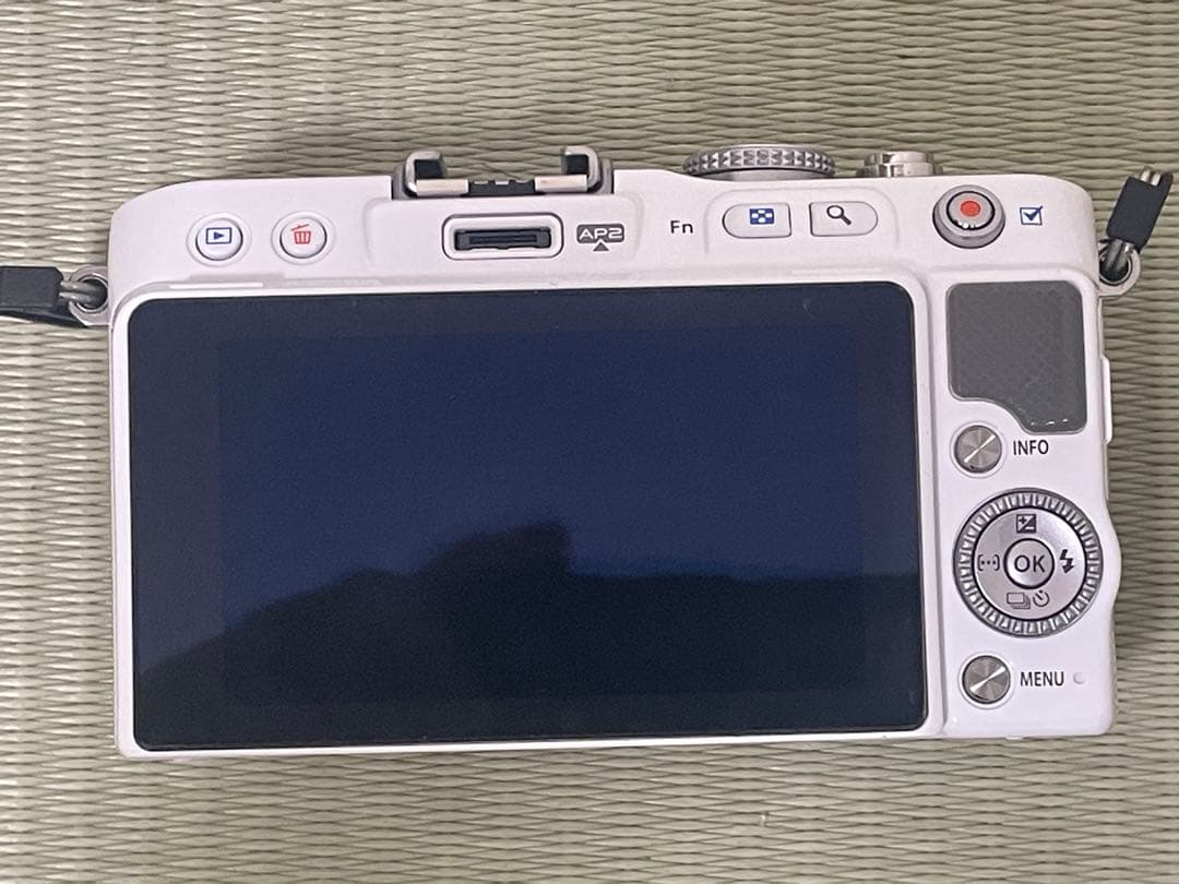 【美品】OLYMPUS E-PL3 ホワイト 本体　即日発送！