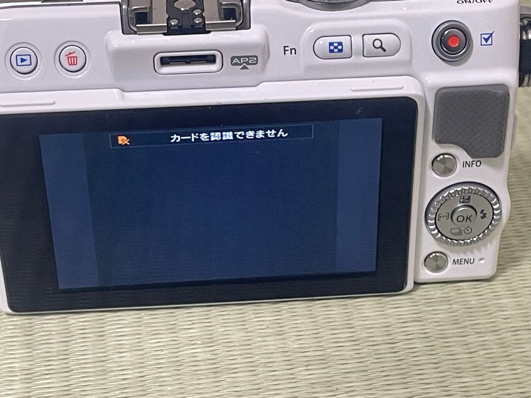 【美品】OLYMPUS E-PL3 ホワイト 本体　即日発送！