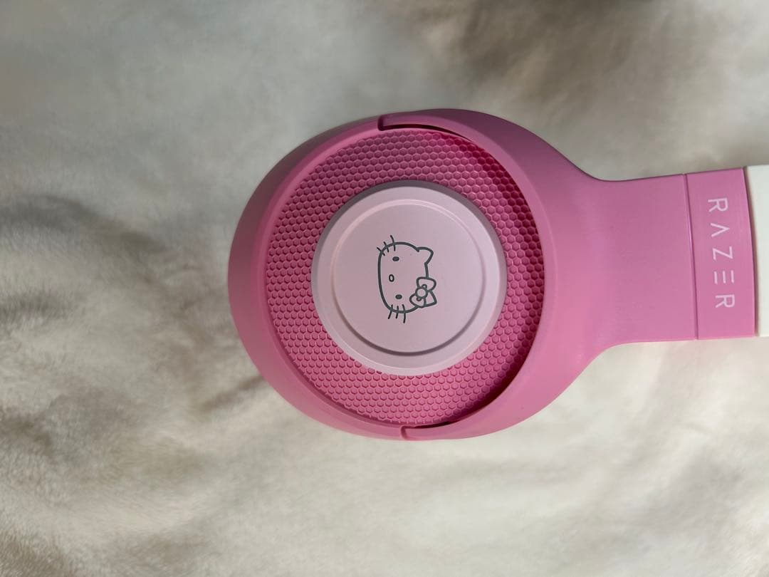 Razer レイザー　ハローキティ　コラボ　ヘッドセット　サンリオ　コラボ