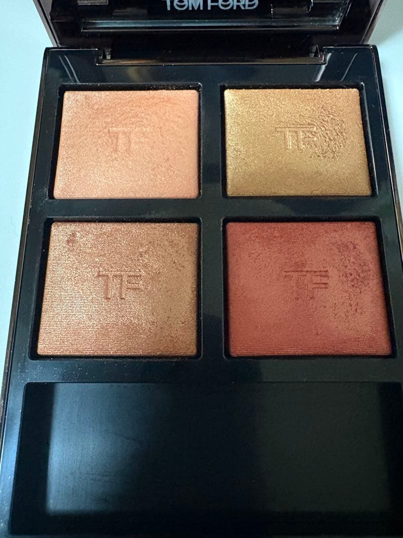 TOM FORD ピーチドーン　アイシャドウ