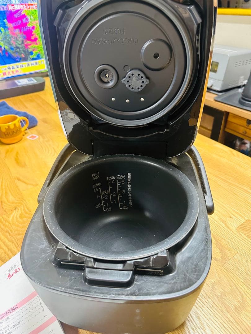 ZOJIRUSHI 圧力IH炊飯器 NW-PH10E