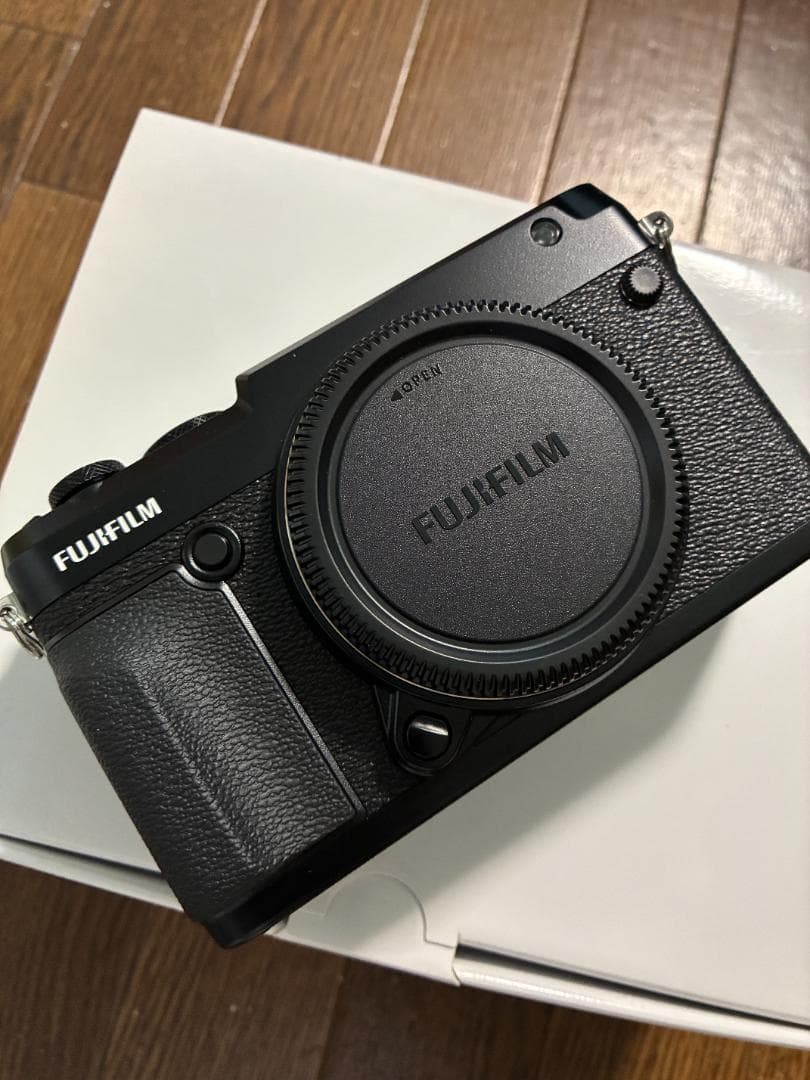 ほぼ新品 フジフイルム 中判ミラーレス一眼レフ GFX 50R ショット数少