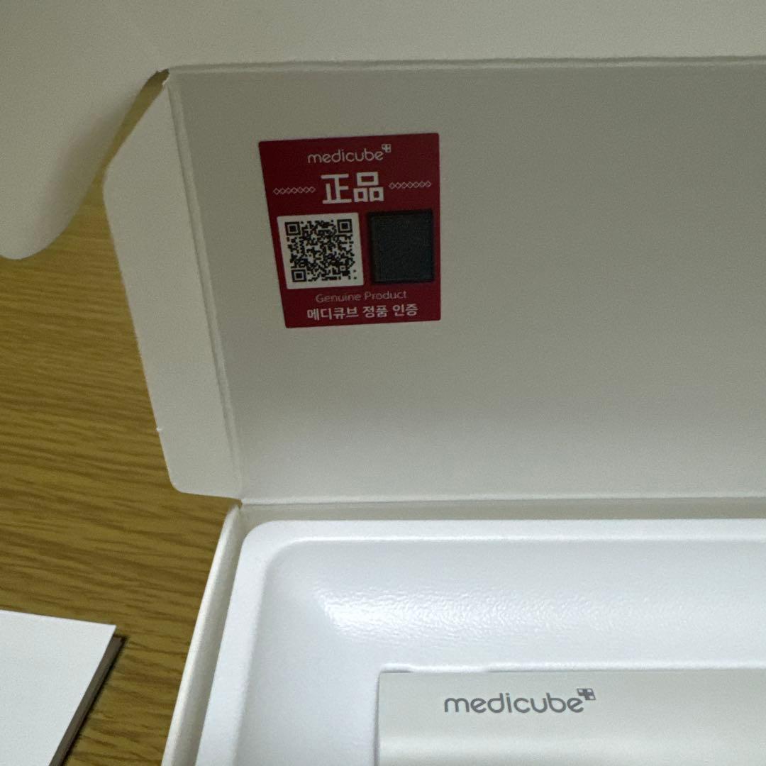 medicube PROMINI 美顔器　ホワイト