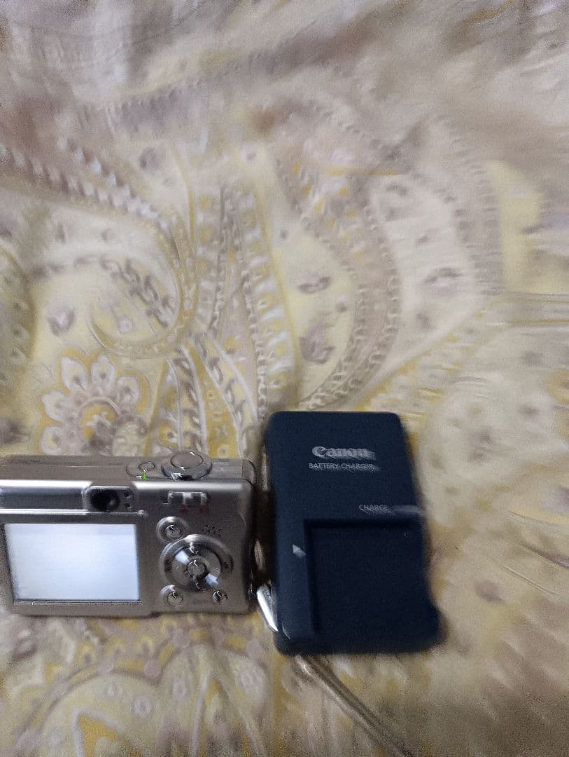 Canon IXY DIGITAL 55 本体と充電器