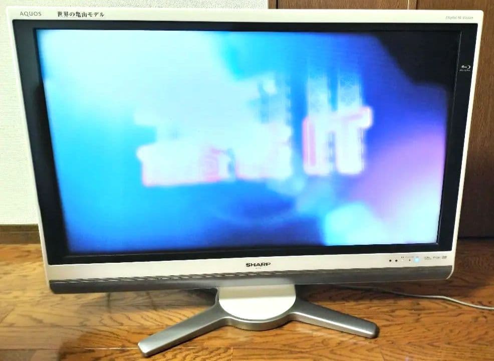 SHARP AQUOS 液晶テレビ 37本体 ホワイトボディ世界の亀山工場