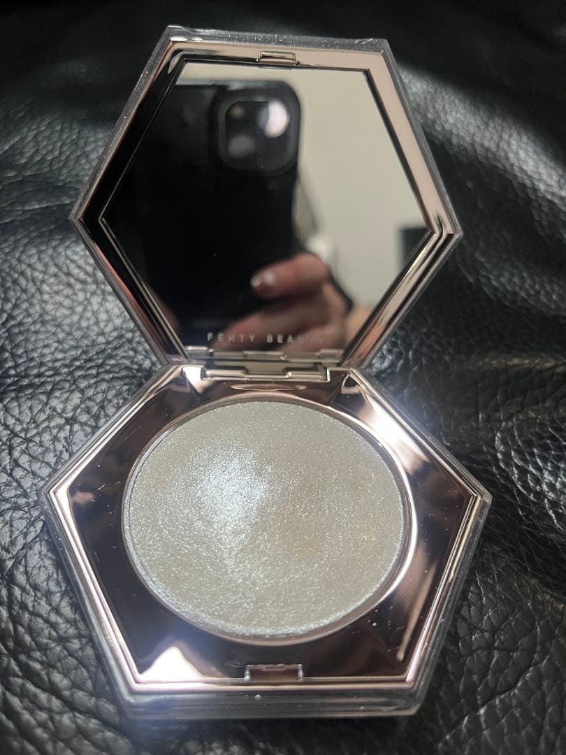 フェイスカラー FENTY BEAUTY DIAMOND BOMB HOW MANY?