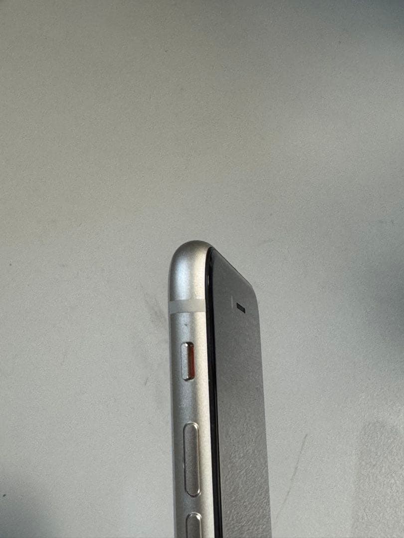 iPhoneSE3 64gb ホワイト　美品　simフリー