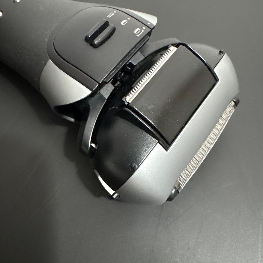パナソニック ラムダッシュ 3枚刃 シルバー 全自動洗浄器付 ES-LT8P-S