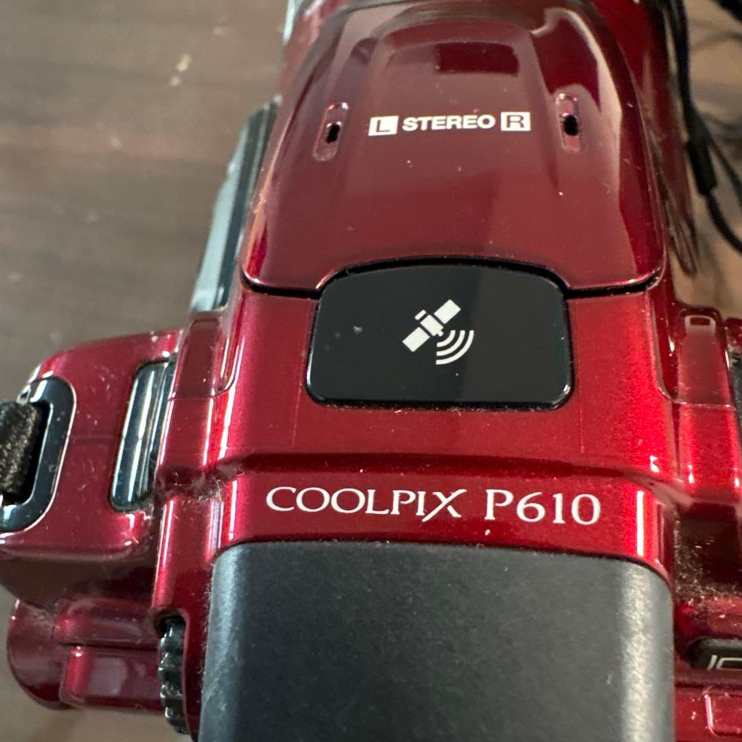 Nikon Coolpix P610 レッド