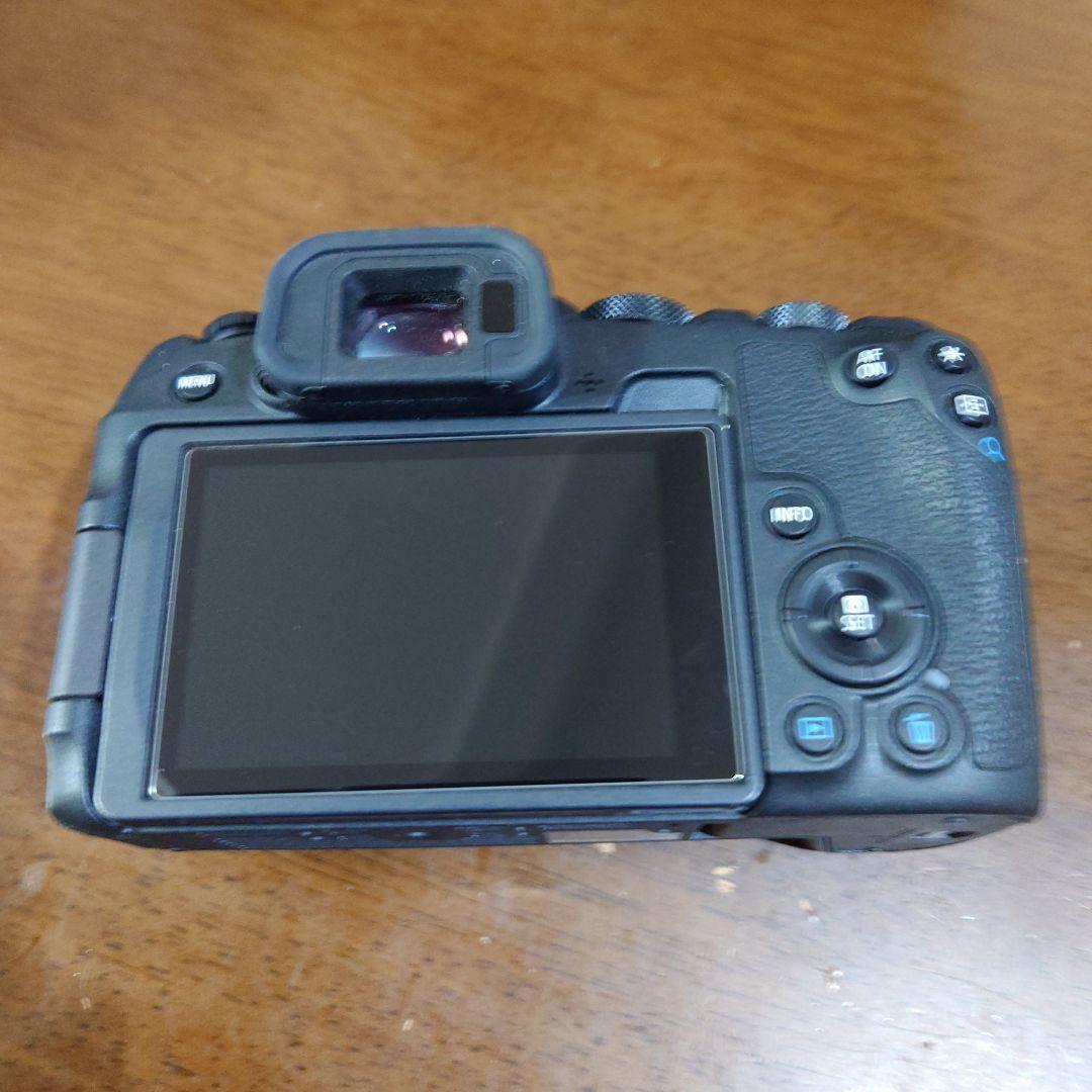 Canon EOS R8 本体 + フラッシュ + バッテリー