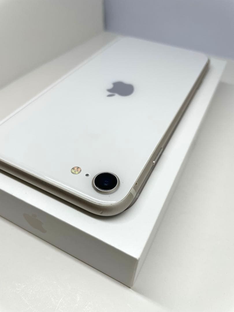 【超美品】iPhone SE3 64GB 白　SIMフリー　新品バッテリー