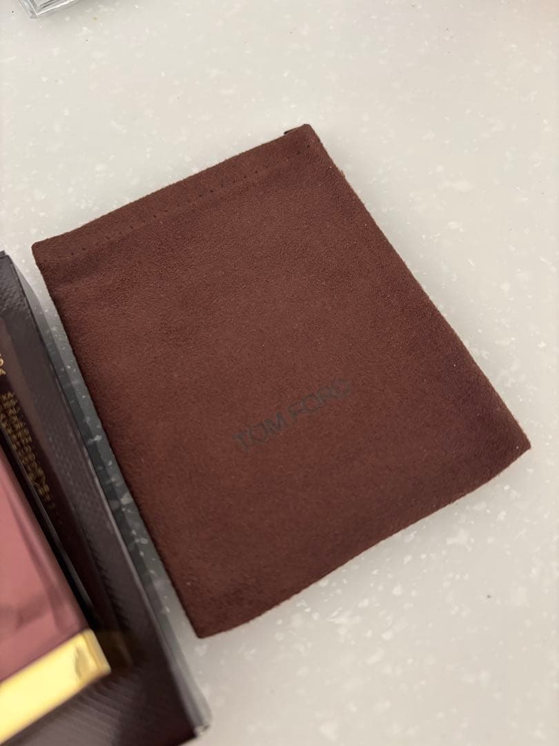 TOM FORD アイカラークォード　42 ヘイズィ　センシュアリティ