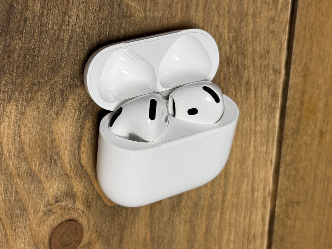 Apple アクティブノイズキャンセリング搭載 AirPods 4