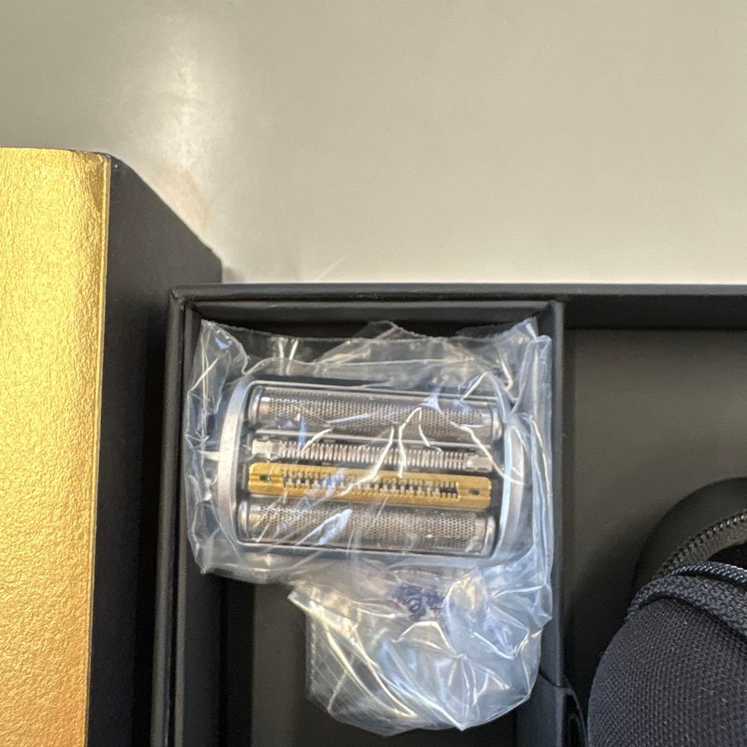 美品 BRAUN Series 9 メンズ電気シェーバー　替刃付き