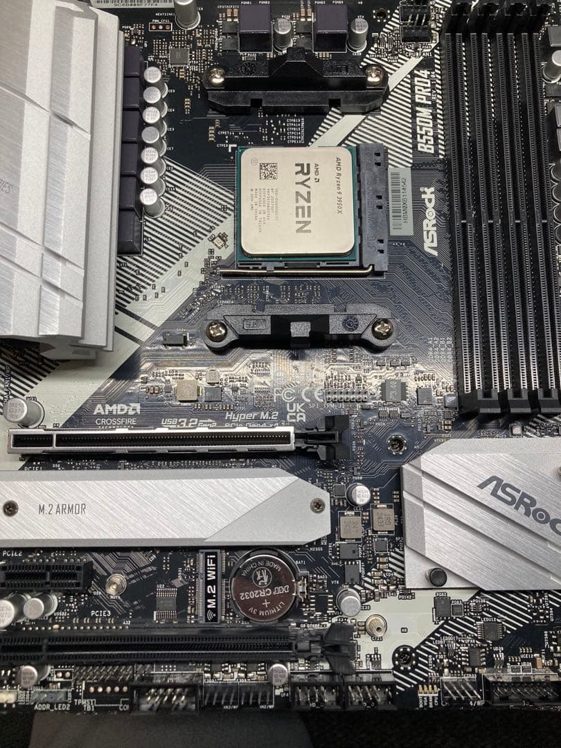 CPU AMD Ryzen 9 3950X + ASRock B550M Pro4