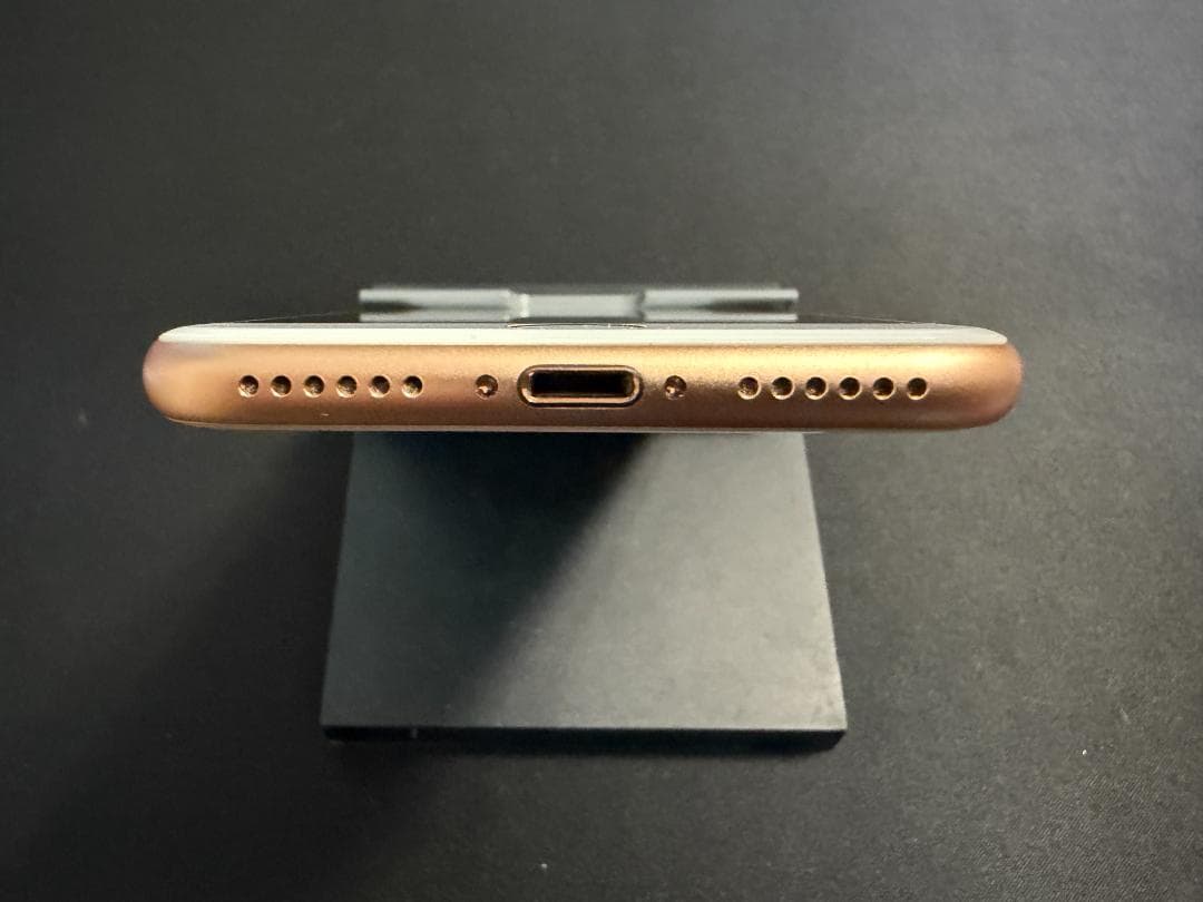 【中古・美品 バッテリー残81％】 iPhone8 64GB 本体のみ