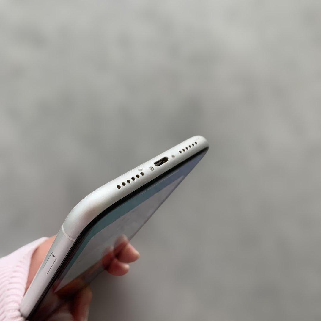 iPhone アイフォン テンアール iPhoneXR 本体　ホワイト