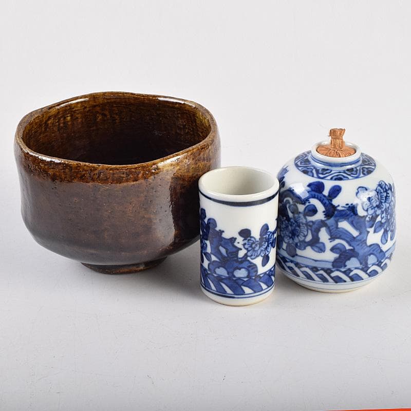 茶道具　布張り　利休茶箱　飴釉茶碗　棗など　八点　一式　仕覆付　M　R9616