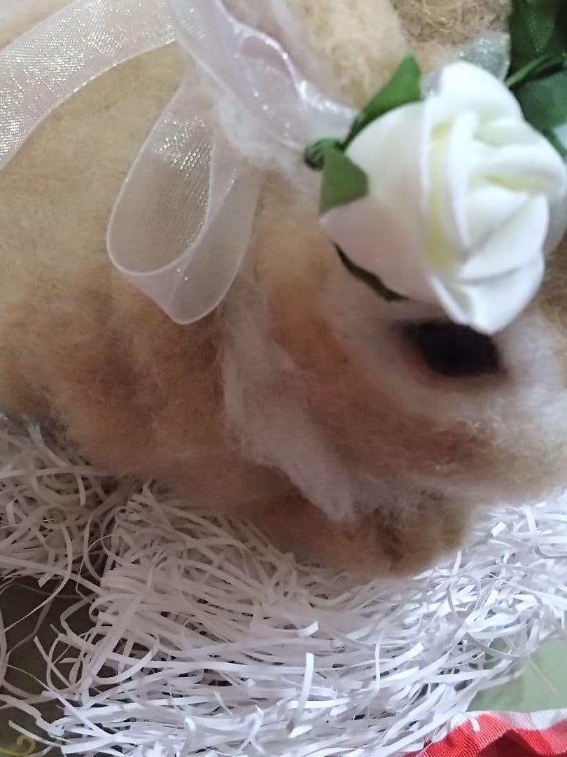 ハンドメイド 羊毛フェルト かわいいウサギ 花冠付き