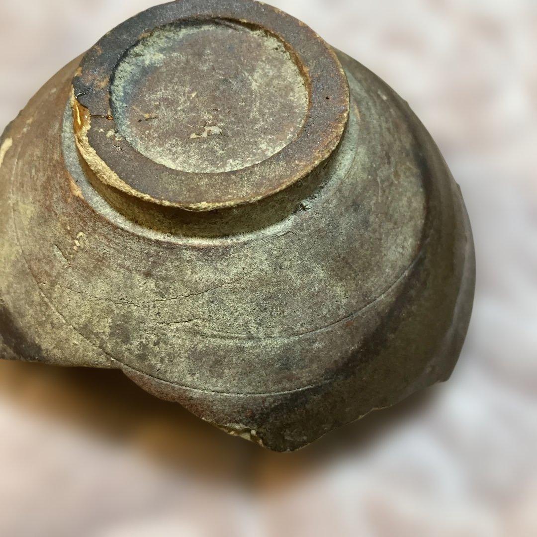 古陶磁器収集家から出た 室町時代ぐらいの 破片です