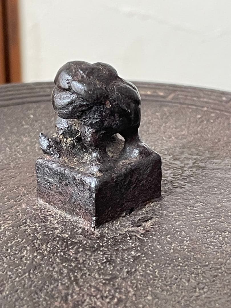 [時代物] 南部鉄瓶　鈴木盛久造　広口筒形　獅子摘み　1.5L