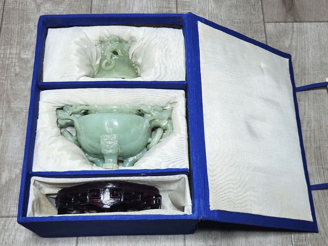 翡翠 蓋付き香炉 龍の彫刻 中国工芸品 箱付き
