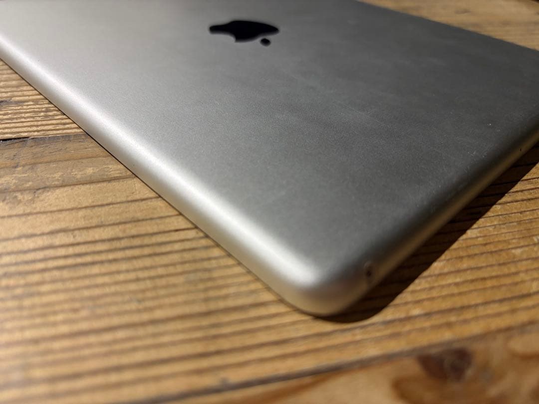 Apple iPad 本体 第6世代 32GB シルバー