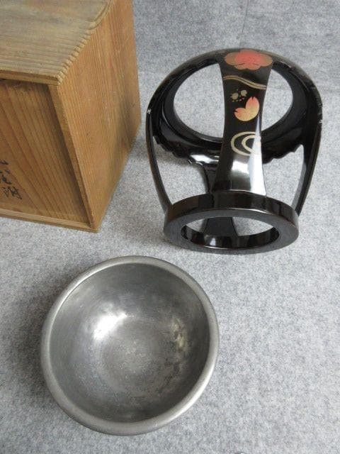 黒塗蒔絵錫製水受盃洗箱附 [B28705]