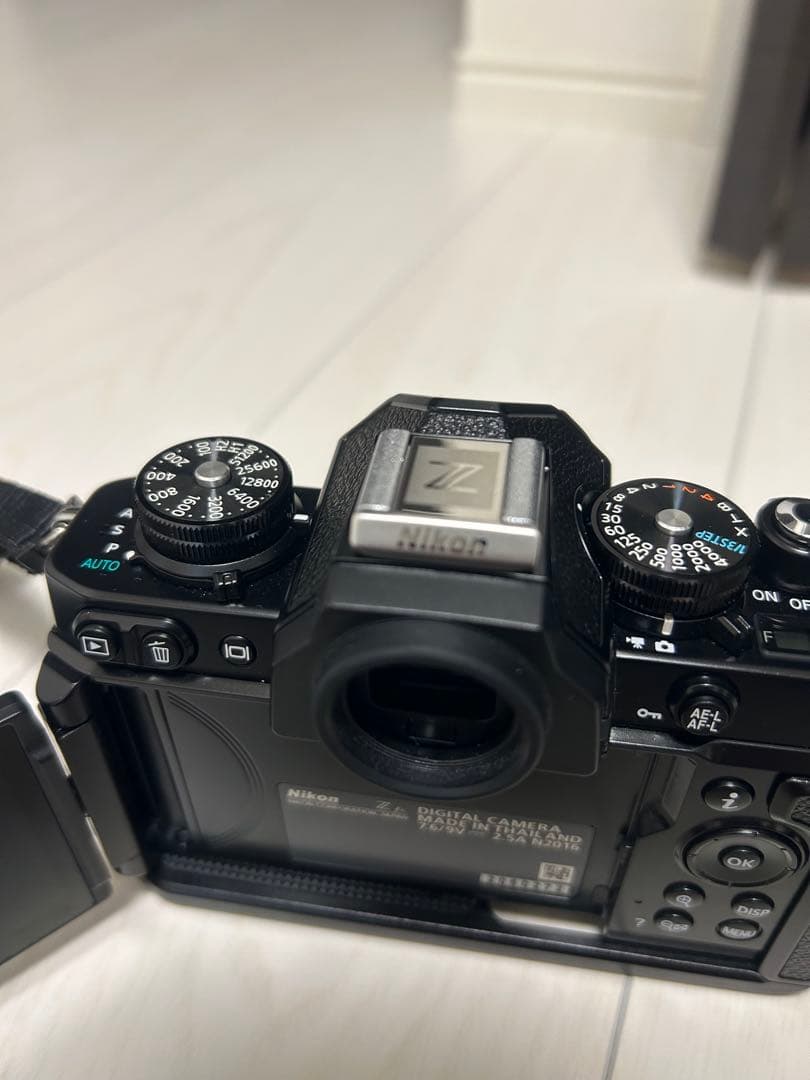 Nikon Z fc ミラーレス一眼カメラ 本体