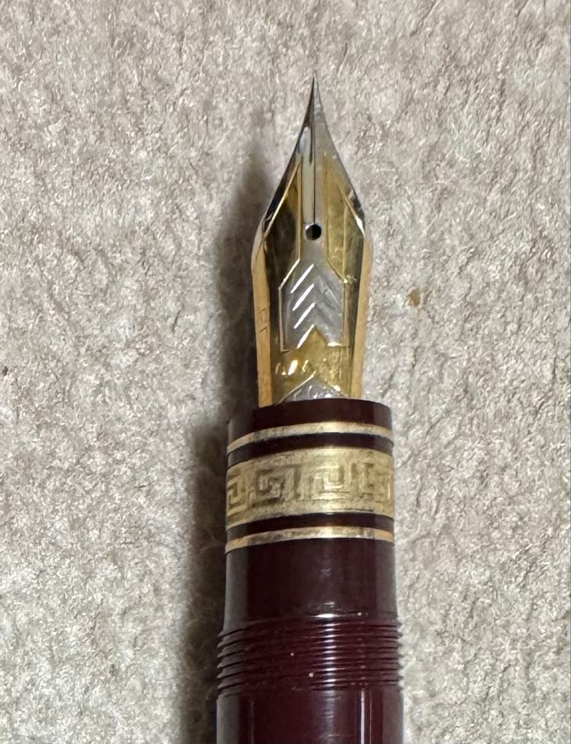 美品　大幅値下げ！OMAS バーガンディ 万年筆 1925年説明書綺麗なケース付