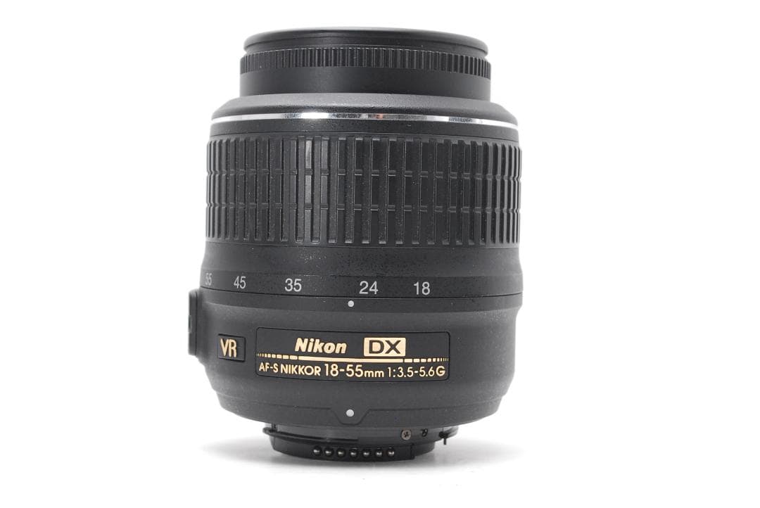 使用感少の美品　Nikon D5000　スマホ転送　動画・自撮りできる万能モデル