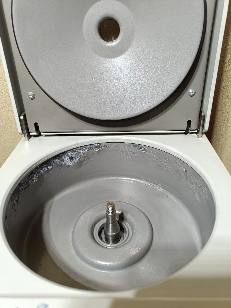 エッペンドルフ 卓上高速遠心機　遠心分離機　Centrifuge 5424