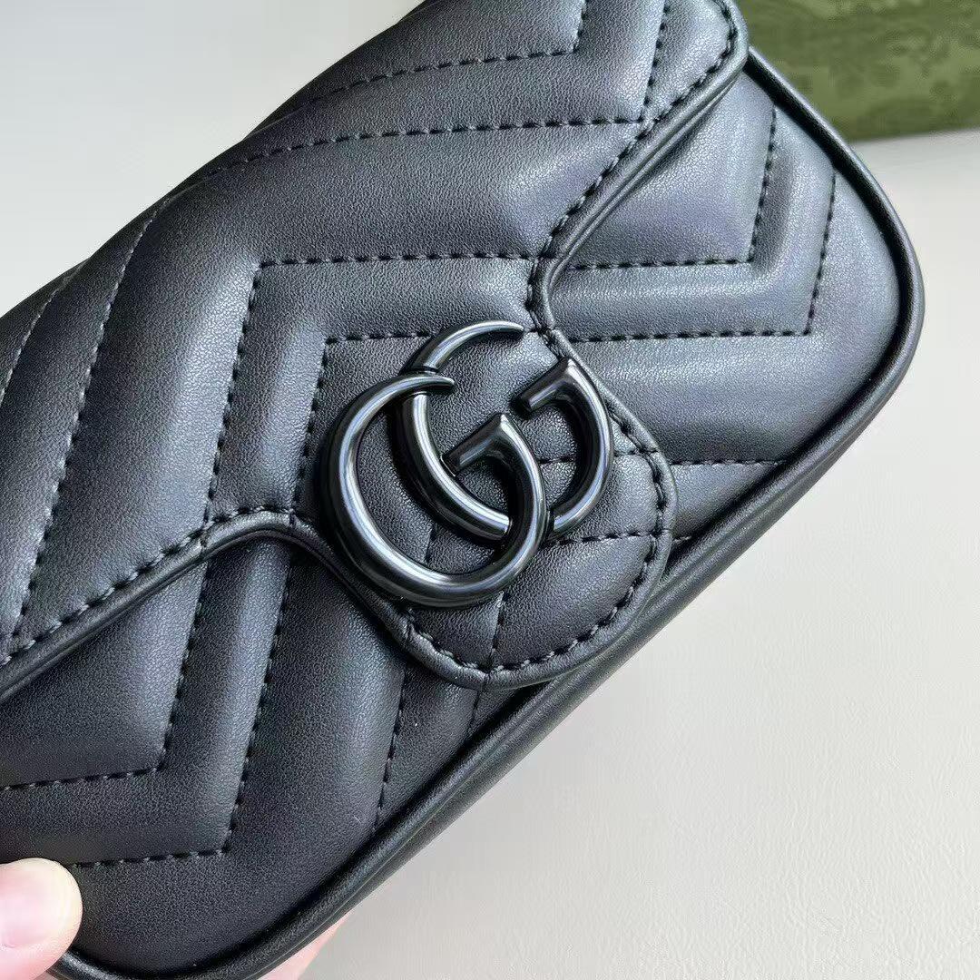 黒いレディースショルダーバッグ