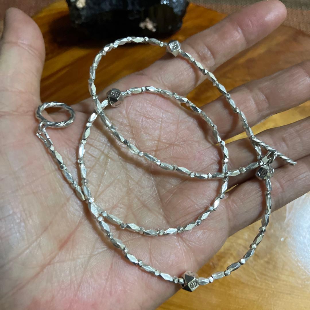 カレンシルバー　ダイヤファセットとキューブのセミロングネックレス51cm