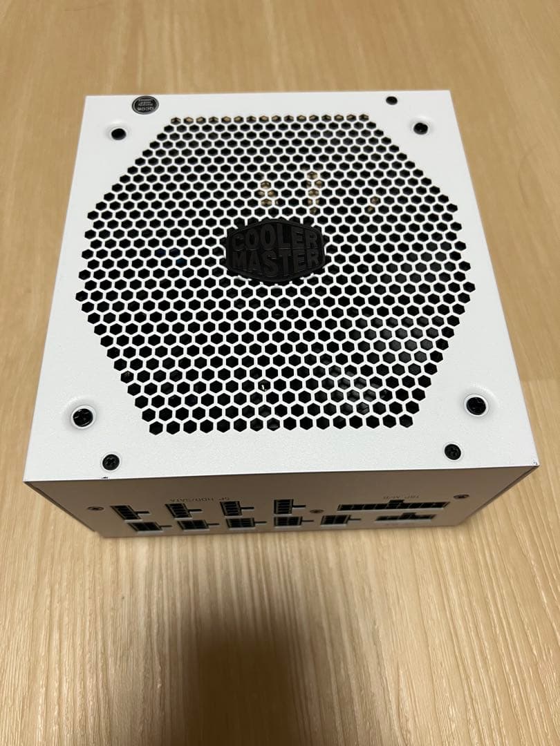 電源ユニット cooler master V850 goldV2 White Edition