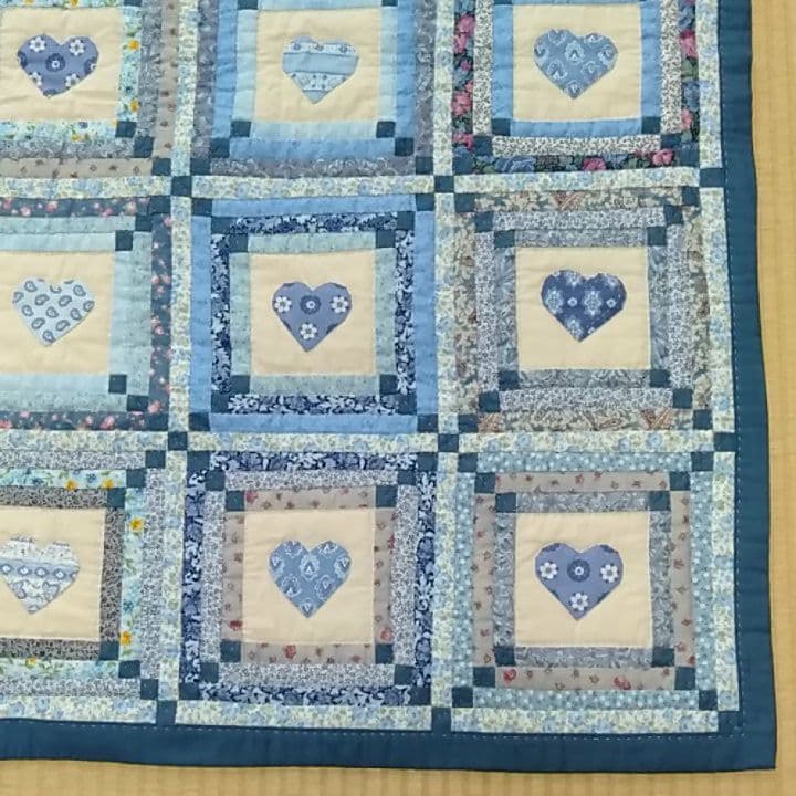 パッチワークキルト　完成品　ハンドメイド　タペストリー