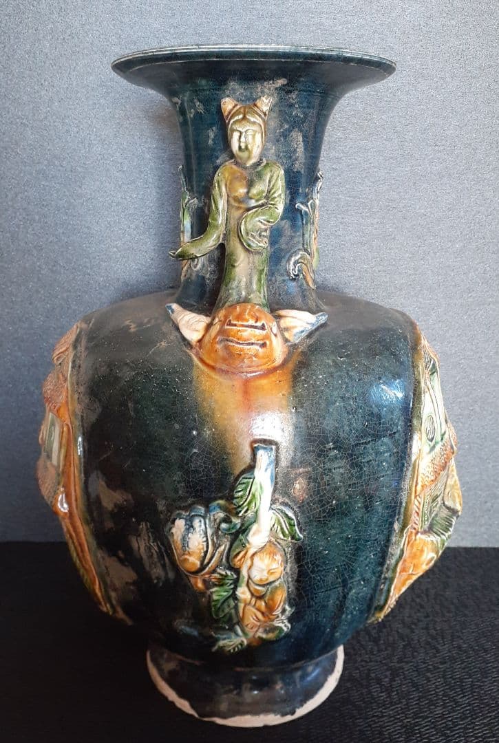 中国古美術　中国古陶磁器　古玩　古代中国　遼時代頃　双耳　陽刻浮彫　人物図　大壺